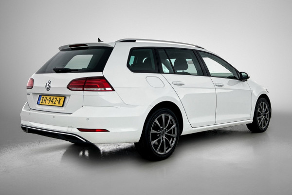 Volkswagen GOLF Variant 1.0 TSI Comfortline Business Automaat (NAVIGATIE, PARKEERSENSOREN, CARPLAY, DEALER ONDERHOUDEN)