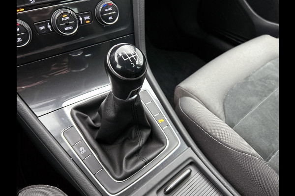 Volkswagen GOLF Variant 1.0 TSI Comfortline Business Automaat (NAVIGATIE, PARKEERSENSOREN, CARPLAY, DEALER ONDERHOUDEN)