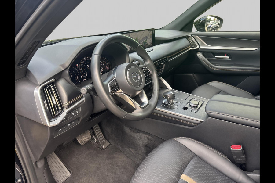 Mazda CX-80 2.5 e-SkyActiv PHEV Homura Plus 7-zitter Uitklapbare trekhaak | klasse III alarm | meest luxe uitvoering Nieuwprijs €76.000,-