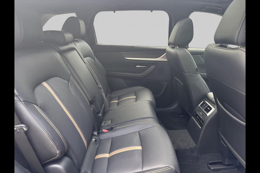 Mazda CX-80 2.5 e-SkyActiv PHEV Homura Plus 7-zitter Uitklapbare trekhaak | klasse III alarm | meest luxe uitvoering Nieuwprijs €76.000,-