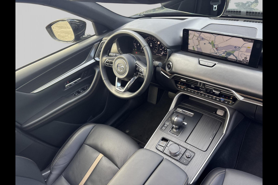Mazda CX-80 2.5 e-SkyActiv PHEV Homura Plus 7-zitter Uitklapbare trekhaak | klasse III alarm | meest luxe uitvoering Nieuwprijs €76.000,-