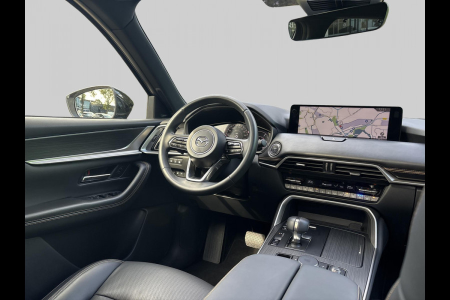 Mazda CX-80 2.5 e-SkyActiv PHEV Homura Plus 7-zitter Uitklapbare trekhaak | klasse III alarm | meest luxe uitvoering Nieuwprijs €76.000,-