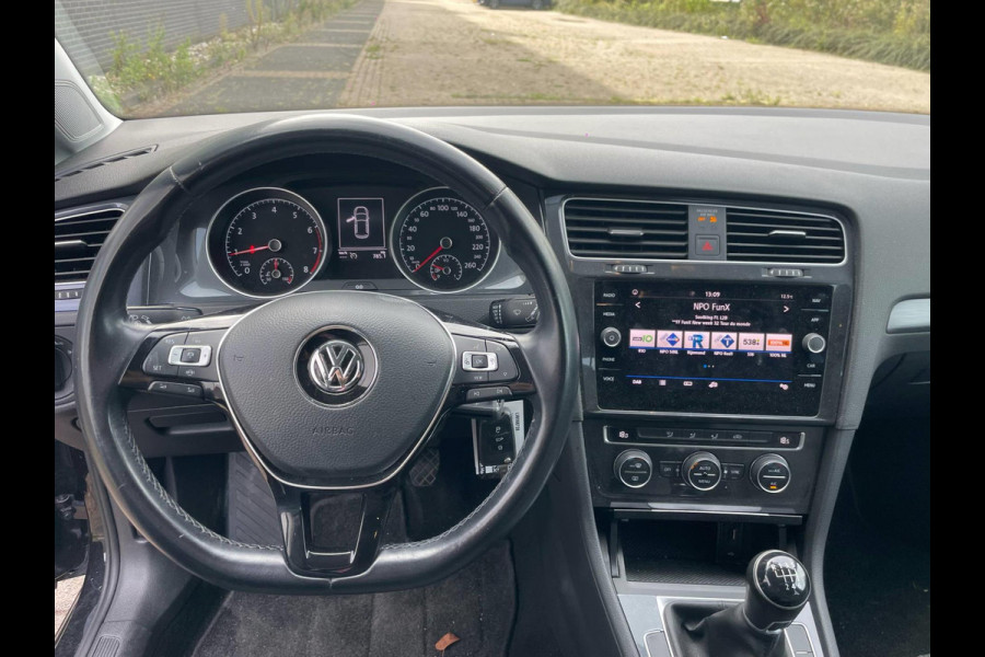 Volkswagen Golf 1.5 TSI Comfortline / CarPlay