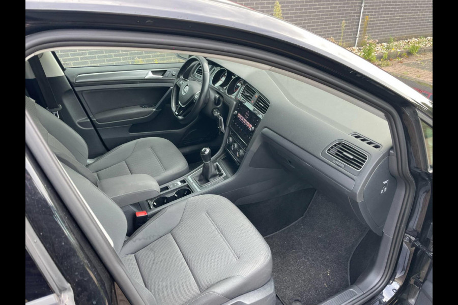 Volkswagen Golf 1.5 TSI Comfortline / CarPlay