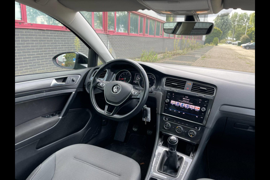 Volkswagen Golf 1.5 TSI Comfortline / CarPlay