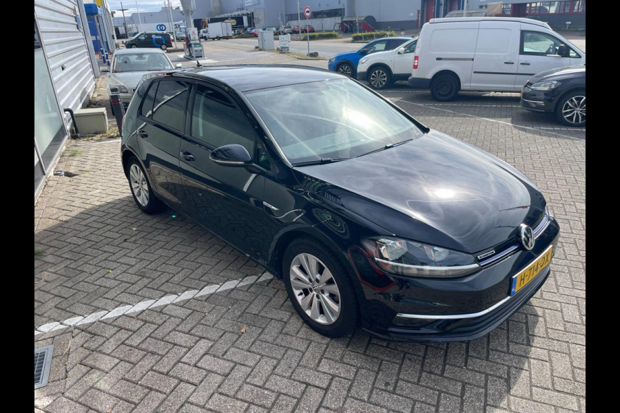 Volkswagen Golf 1.5 TSI Comfortline / CarPlay