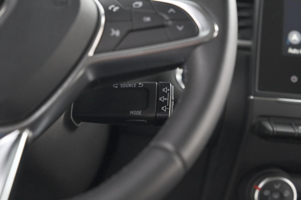 Renault Captur TCe 90 Evolution | Navigatie | Apple Carplay | Parkeersensoren Renault Captur TCe 90 Evolution | Navigatie | Apple Carplay | Parkeersensoren
