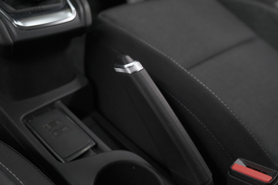 Renault Captur TCe 90 Evolution | Navigatie | Apple Carplay | Parkeersensoren Renault Captur TCe 90 Evolution | Navigatie | Apple Carplay | Parkeersensoren