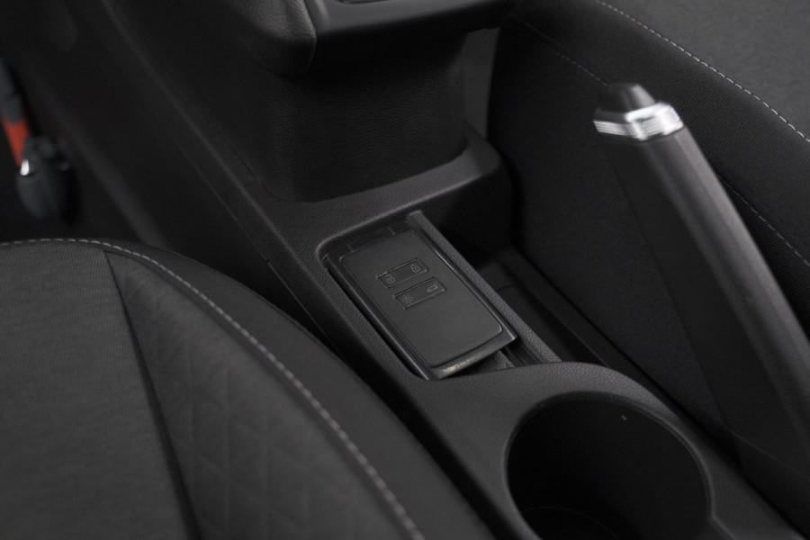 Renault Captur TCe 90 Evolution | Navigatie | Apple Carplay | Parkeersensoren Renault Captur TCe 90 Evolution | Navigatie | Apple Carplay | Parkeersensoren