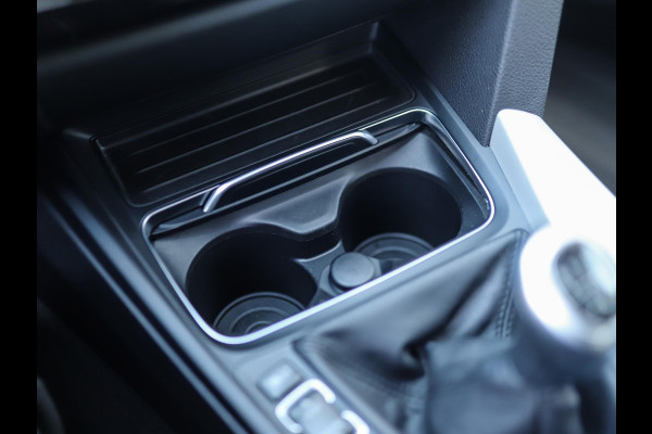 BMW 3 Serie Touring 318i Essential | BTW! | 19" LM | Leder | PDC | Stoelverw. | LED