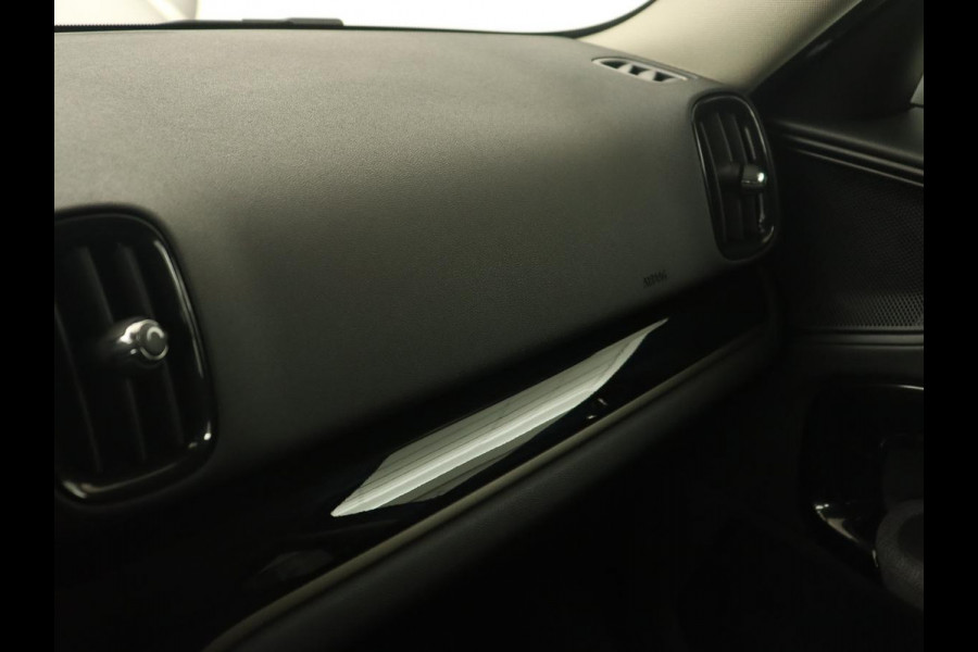 MINI Countryman 2.0 Cooper S E ALL4 | Carplay | Half leder | Navigatie | Cruise control | 19'' | Airco | Full LED | Digital Cockpit | Parkeerhulp | PHEV | Plug In