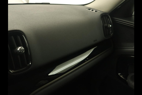 MINI Countryman 2.0 Cooper S E ALL4 | Carplay | Half leder | Navigatie | Cruise control | 19'' | Airco | Full LED | Digital Cockpit | Parkeerhulp | PHEV | Plug In