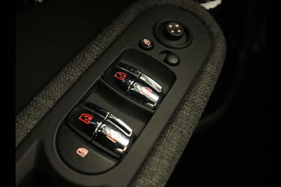 MINI Countryman 2.0 Cooper S E ALL4 | Carplay | Half leder | Navigatie | Cruise control | 19'' | Airco | Full LED | Digital Cockpit | Parkeerhulp | PHEV | Plug In