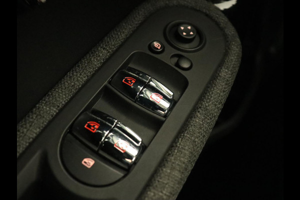 MINI Countryman 2.0 Cooper S E ALL4 | Carplay | Half leder | Navigatie | Cruise control | 19'' | Airco | Full LED | Digital Cockpit | Parkeerhulp | PHEV | Plug In