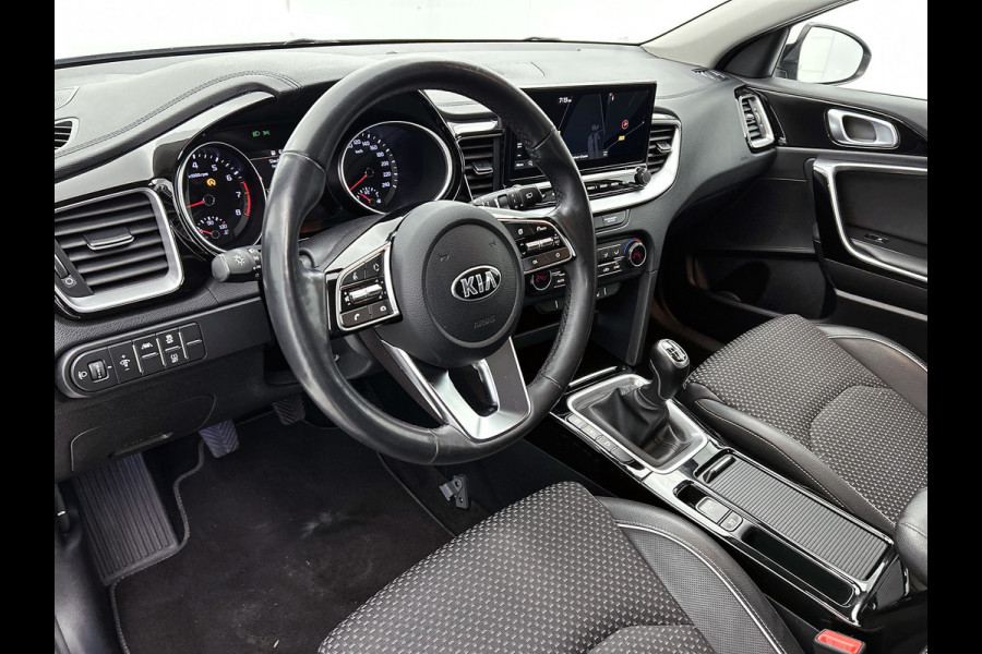 Kia Xceed 1.5 T-GDI MHEV DynamicPlusLine (NAVIGATIE, STOEL-/STUURVERWARMING, CARPLAY, CAMERA, GOED ONDERHOUDEN)