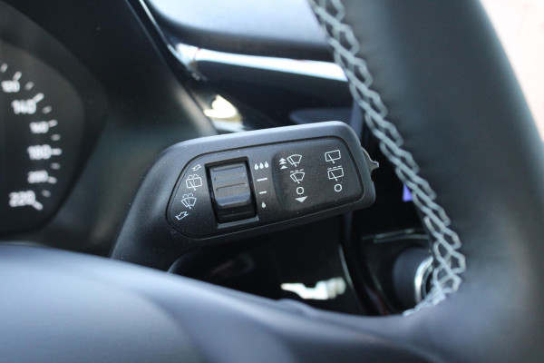 Ford Fiesta 1.0 EcoBoost Hybrid Titanium | Cruise Control | Navigatie | Airco |