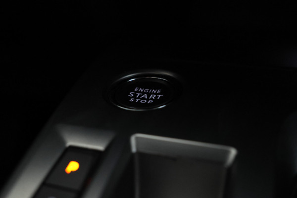 Peugeot 308 1.2 PureTech Active Pack Business Digital Dash, Navigatie, Automaat Peugeot 308 1.2 PureTech Active Pack Business Digital Dash, Navigatie, Automaat