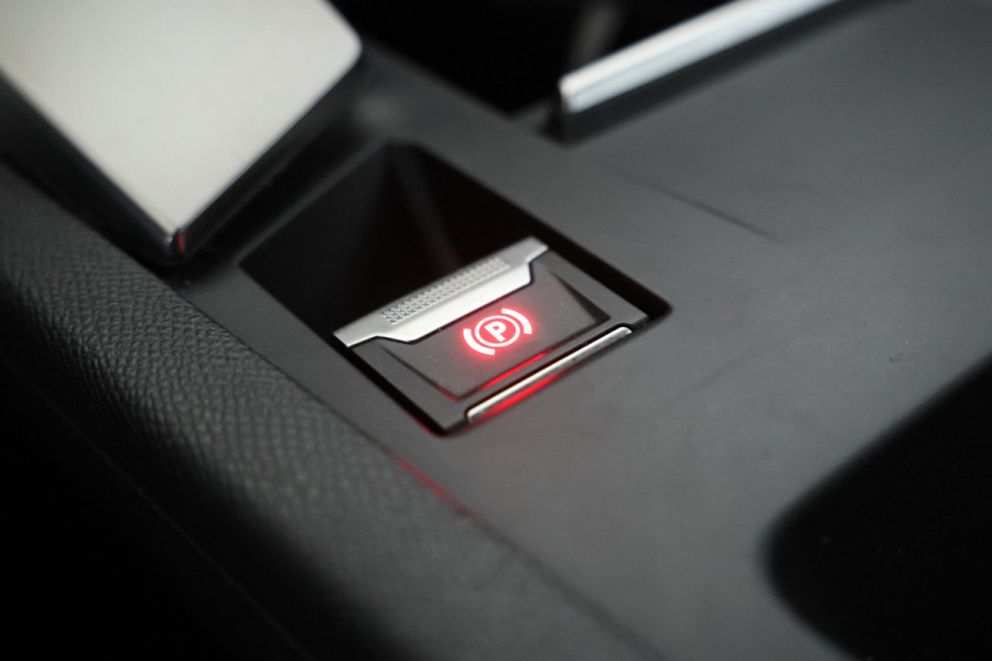 Peugeot 308 1.2 PureTech Active Pack Business Digital Dash, Navigatie, Automaat Peugeot 308 1.2 PureTech Active Pack Business Digital Dash, Navigatie, Automaat