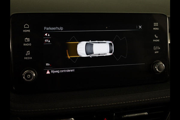 Škoda Fabia 1.0 TSI Business Edition 95pk | Navigatie via App | Verwarmbare voorstoelen | Climatronic | Lichtmetalen velgen