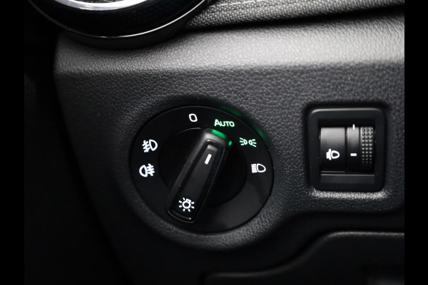 Škoda Fabia 1.0 TSI Business Edition 95pk | Navigatie via App | Verwarmbare voorstoelen | Climatronic | Lichtmetalen velgen