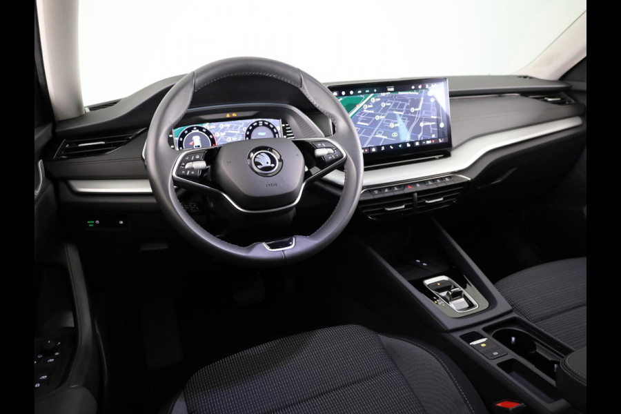 Škoda Octavia Combi 1.5 TSI MHEV Business Edition Plus 115 pk Automaat (DSG) | Verlengde garantie | Navigatie | Parkeersensoren | Achteruitrijcamera | Adaptieve cruise control | Stoelverwarming |