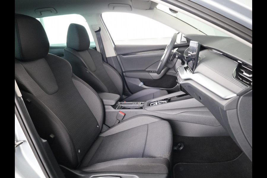 Škoda Octavia Combi 1.5 TSI MHEV Business Edition Plus 115 pk Automaat (DSG) | Verlengde garantie | Navigatie | Parkeersensoren | Achteruitrijcamera | Adaptieve cruise control | Stoelverwarming |