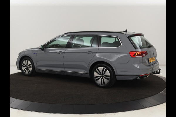 Volkswagen Passat 1.4 TSI PHEV GTE | Trekhaak | Stoelverwarming | Massage | Camera | Adaptive cruise | Carplay | Navigatie | Side Assist | Matrix LED | Plug In