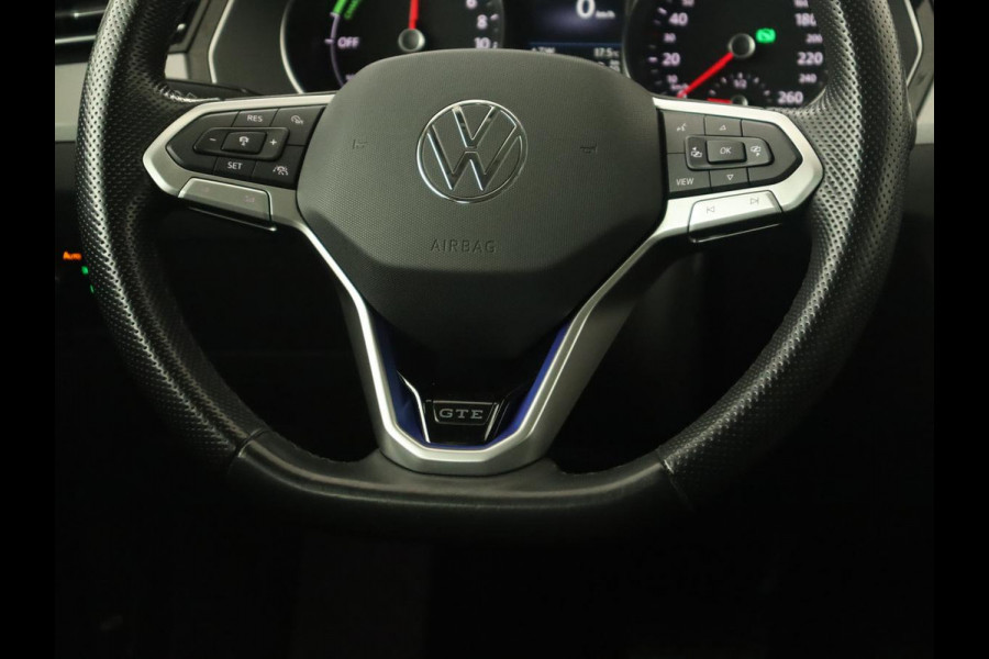 Volkswagen Passat 1.4 TSI PHEV GTE | Trekhaak | Stoelverwarming | Massage | Camera | Adaptive cruise | Carplay | Navigatie | Side Assist | Matrix LED | Plug In