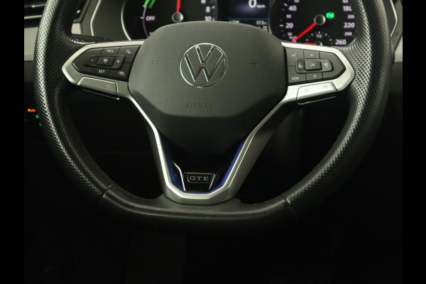 Volkswagen Passat 1.4 TSI PHEV GTE | Trekhaak | Stoelverwarming | Massage | Camera | Adaptive cruise | Carplay | Navigatie | Side Assist | Matrix LED | Plug In