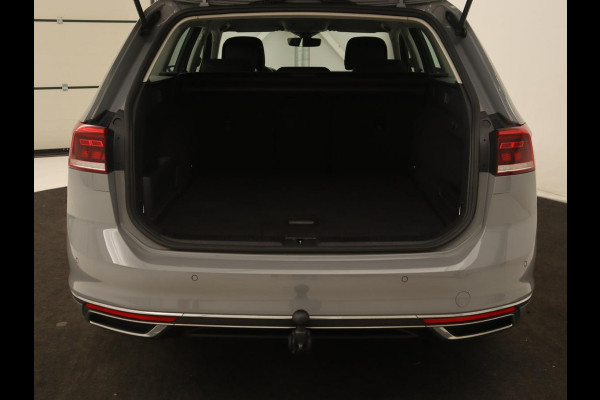 Volkswagen Passat 1.4 TSI PHEV GTE | Trekhaak | Stoelverwarming | Massage | Camera | Adaptive cruise | Carplay | Navigatie | Side Assist | Matrix LED | Plug In