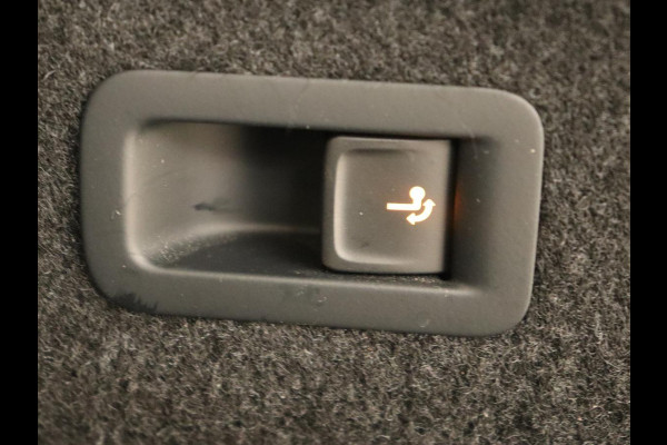 Volkswagen Passat 1.4 TSI PHEV GTE | Trekhaak | Stoelverwarming | Massage | Camera | Adaptive cruise | Carplay | Navigatie | Side Assist | Matrix LED | Plug In