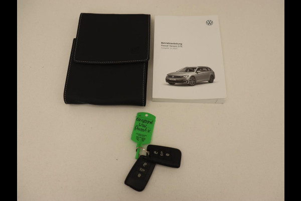 Volkswagen Passat 1.4 TSI PHEV GTE | Trekhaak | Stoelverwarming | Massage | Camera | Adaptive cruise | Carplay | Navigatie | Side Assist | Matrix LED | Plug In