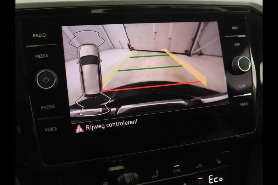 Volkswagen Passat 1.4 TSI PHEV GTE | Trekhaak | Stoelverwarming | Massage | Camera | Adaptive cruise | Carplay | Navigatie | Side Assist | Matrix LED | Plug In
