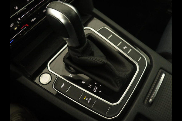 Volkswagen Passat 1.4 TSI PHEV GTE | Trekhaak | Stoelverwarming | Massage | Camera | Adaptive cruise | Carplay | Navigatie | Side Assist | Matrix LED | Plug In