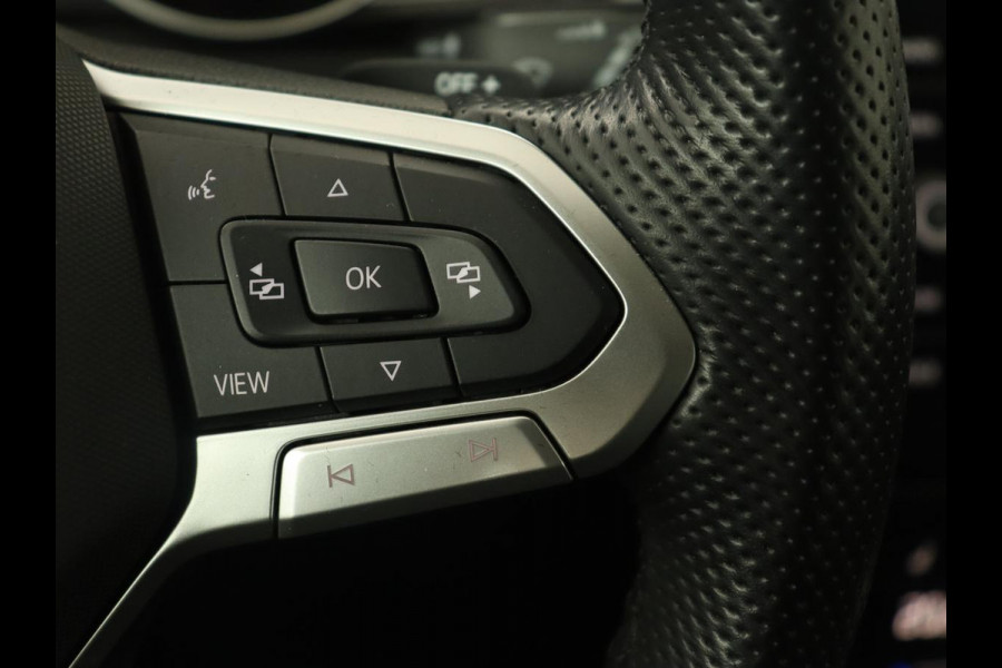 Volkswagen Passat 1.4 TSI PHEV GTE | Trekhaak | Stoelverwarming | Massage | Camera | Adaptive cruise | Carplay | Navigatie | Side Assist | Matrix LED | Plug In