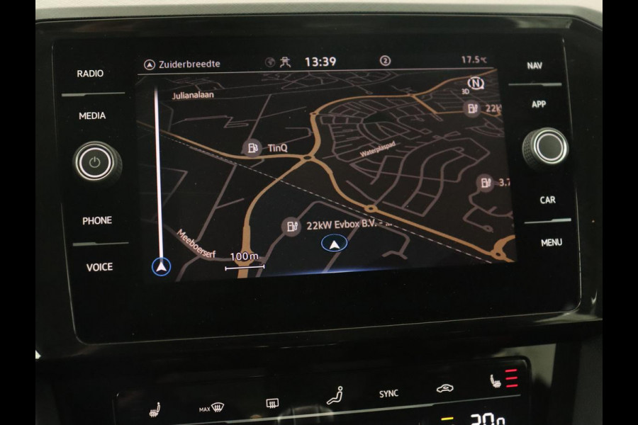 Volkswagen Passat 1.4 TSI PHEV GTE | Trekhaak | Stoelverwarming | Massage | Camera | Adaptive cruise | Carplay | Navigatie | Side Assist | Matrix LED | Plug In