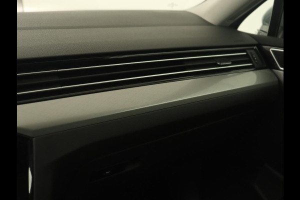 Volkswagen Passat 1.4 TSI PHEV GTE | Trekhaak | Stoelverwarming | Massage | Camera | Adaptive cruise | Carplay | Navigatie | Side Assist | Matrix LED | Plug In