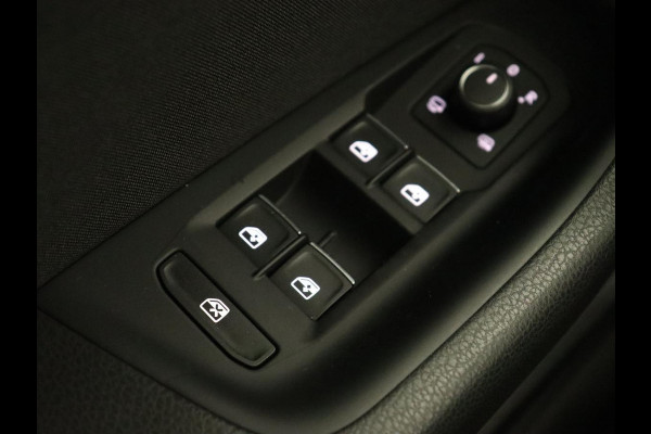 Volkswagen Passat 1.4 TSI PHEV GTE | Trekhaak | Stoelverwarming | Massage | Camera | Adaptive cruise | Carplay | Navigatie | Side Assist | Matrix LED | Plug In