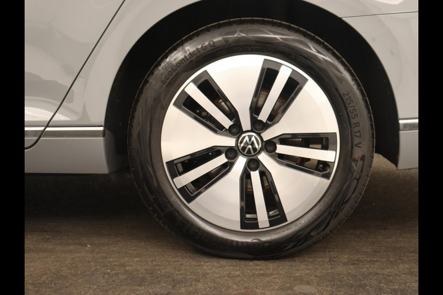 Volkswagen Passat 1.4 TSI PHEV GTE | Trekhaak | Stoelverwarming | Massage | Camera | Adaptive cruise | Carplay | Navigatie | Side Assist | Matrix LED | Plug In