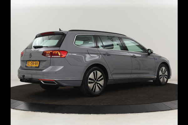 Volkswagen Passat 1.4 TSI PHEV GTE | Trekhaak | Stoelverwarming | Massage | Camera | Adaptive cruise | Carplay | Navigatie | Side Assist | Matrix LED | Plug In