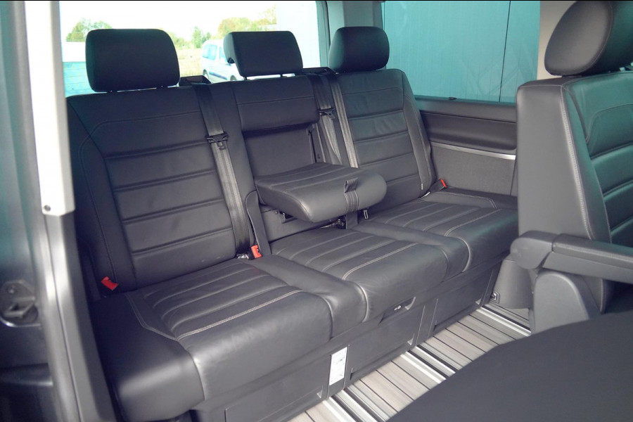 Volkswagen Transporter Multivan 2.0 TDI L1H1 Highline / 7 Pers. / LED / Trekhaak / Camera / Navi / Leder
