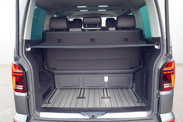 Volkswagen Transporter Multivan 2.0 TDI L1H1 Highline / 7 Pers. / LED / Trekhaak / Camera / Navi / Leder