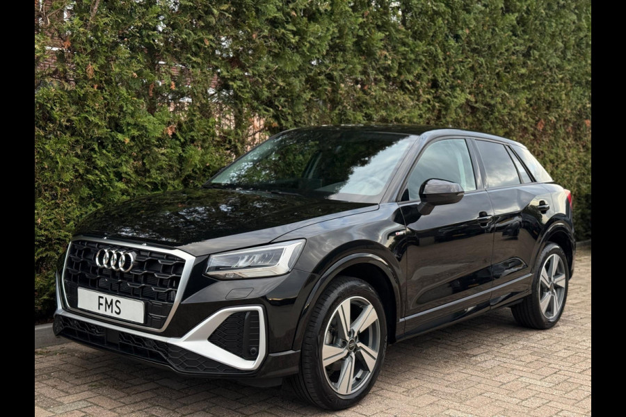 Audi Q2 35 TFSI S-Line CarPlay Camera