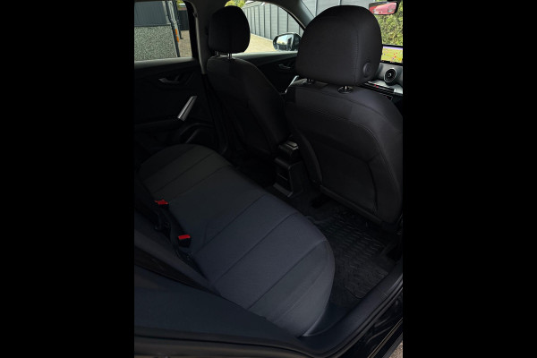 Audi Q2 35 TFSI S-Line CarPlay Camera