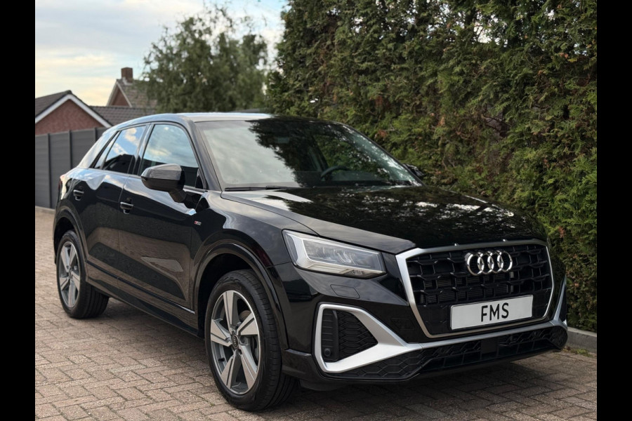 Audi Q2 35 TFSI S-Line CarPlay Camera
