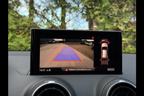 Audi Q2 35 TFSI S-Line CarPlay Camera
