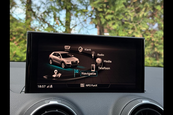 Audi Q2 35 TFSI S-Line CarPlay Camera
