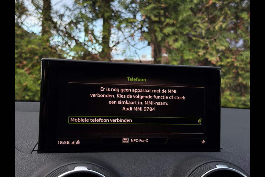 Audi Q2 35 TFSI S-Line CarPlay Camera