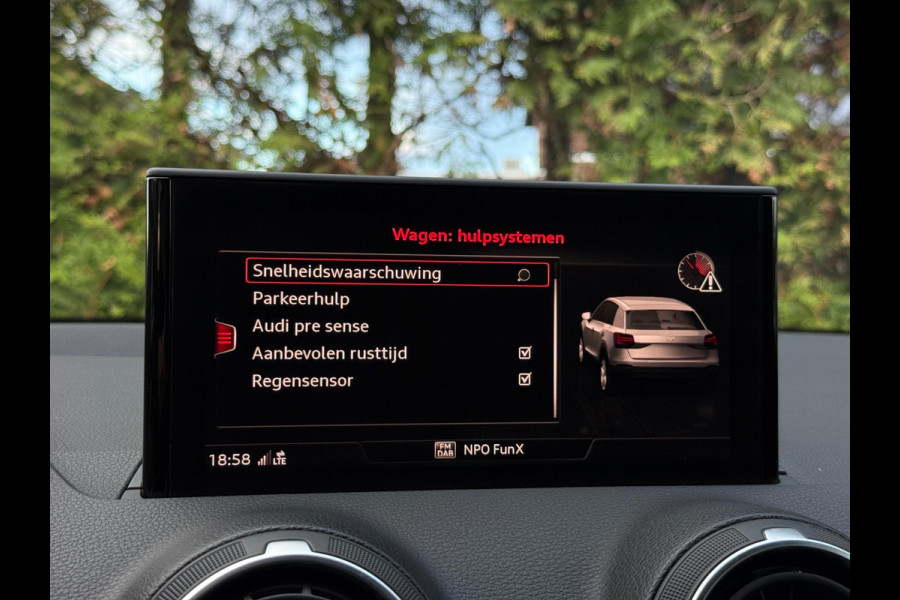 Audi Q2 35 TFSI S-Line CarPlay Camera