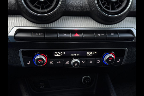 Audi Q2 35 TFSI S-Line CarPlay Camera